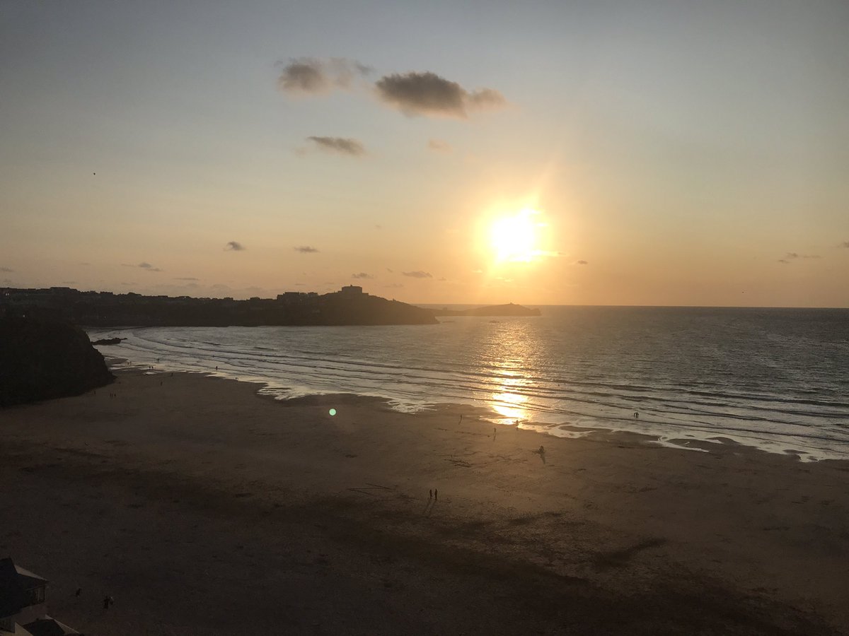 vjd202's tweet photo. #lush #sunset in #Cornwall last weekend #newquay #tolcarnebeach https://t.co/X4JyDFbFKu