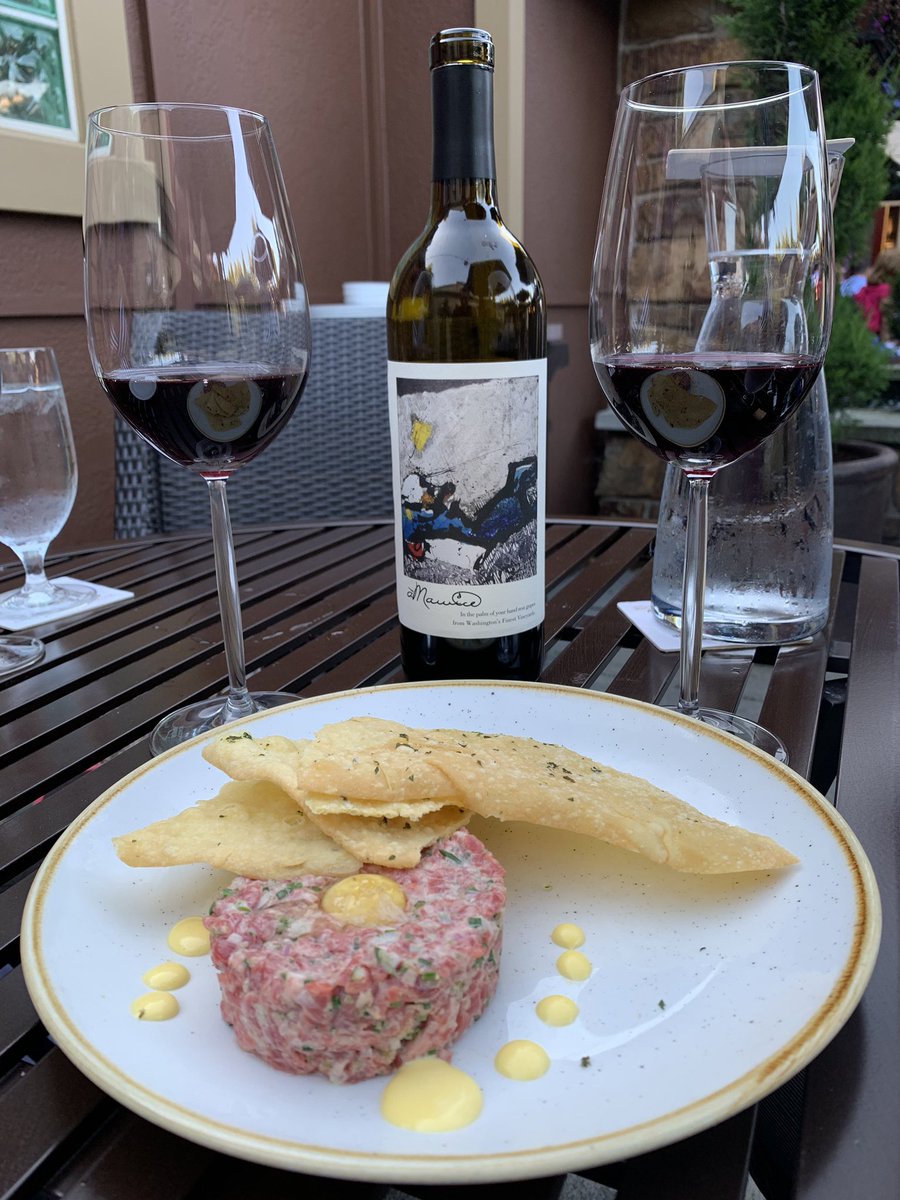 ErwinSandee's tweet photo. Great flavors, great atmosphere and oh yeah, the wine! We paired the main course with the 2015 red blend artist series from @amauricecellars which was superb!! Thanks #BarkingFrogWoodinville for an unforgettable experience!! #woodinville #amaurice #loveisintheair #washingtonwine https://t.co/aWbFN6SoYh