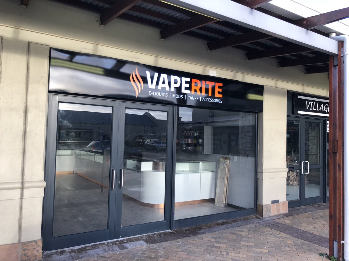 seraphimalia's tweet photo. πΌ #Vaping killed the video store πΌπ
#ProgressIn2019? π€·ββοΈ https://t.co/xwr6dHhOs1