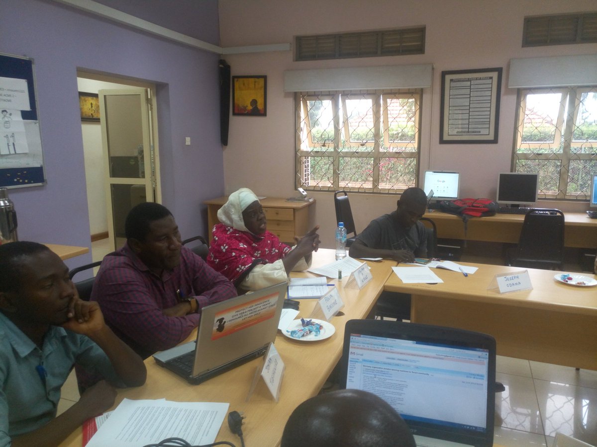teewai_toyin's tweet photo. At the ongoing @ACME_Uganda data journalism training, @NRGInstitute's Paul Bagabo shares insights from the newly-released #NOCDatabase, a rich resource for journalists #coveringextractives https://t.co/ZLaKlaOTEd