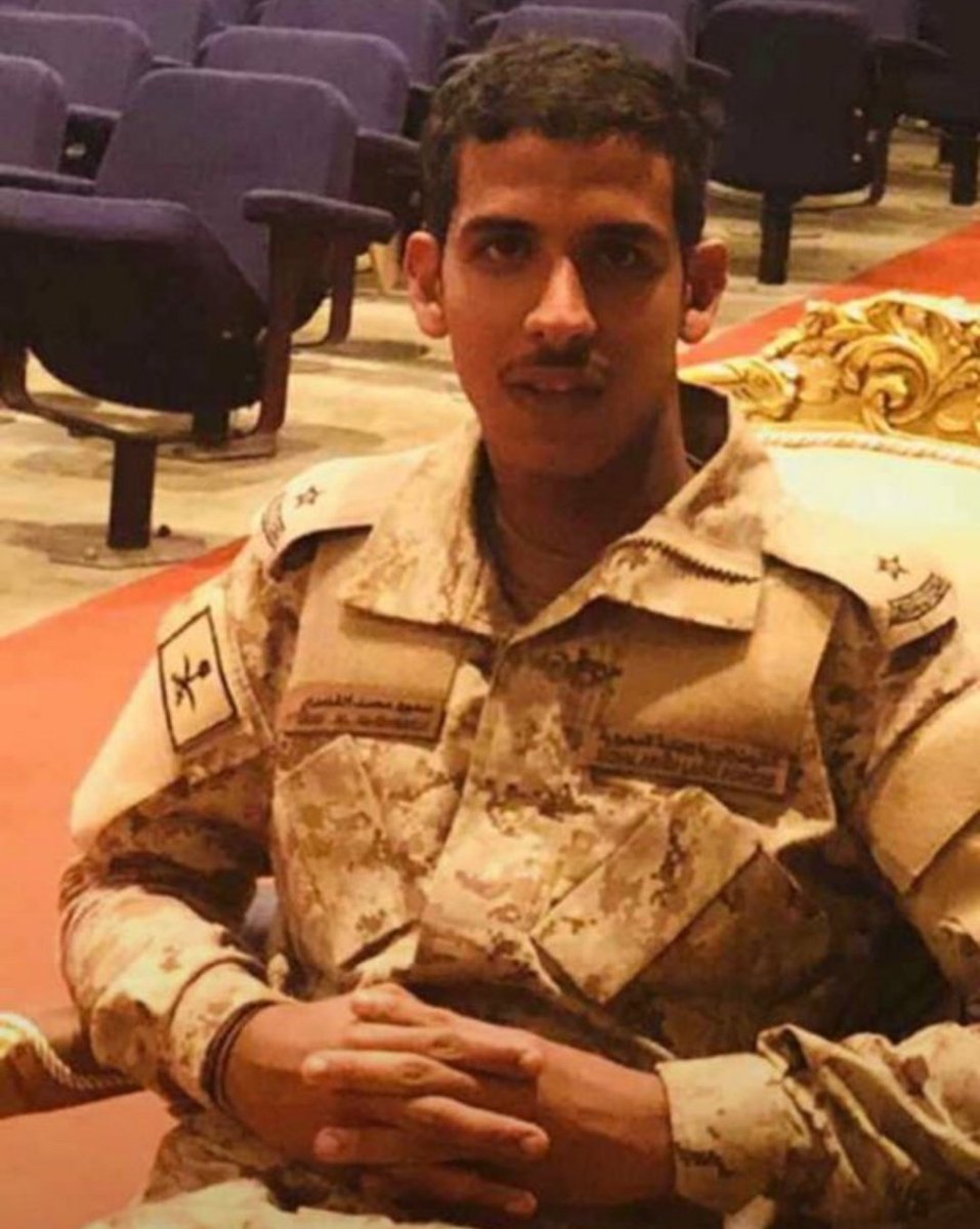 qbyltghamd's tweet photo. استشهد الملازم البطل سعود محمد مزهر الغامدي من ابناء قبيلة غامد الزناد في معركة خلالها
استعاد موقع مع إسناد سته من زملائه وكذلك قام بتأمين قطاع كامل تحت اسناد من الطيران والمدفعية وسلاح المدرعات اصيب بمقذوف معادي ادخل على اثره المستشفى بعدها ليلقي ربه شهيداً نحسبه والله حسيبه https://t.co/sHWq1qOXLB
