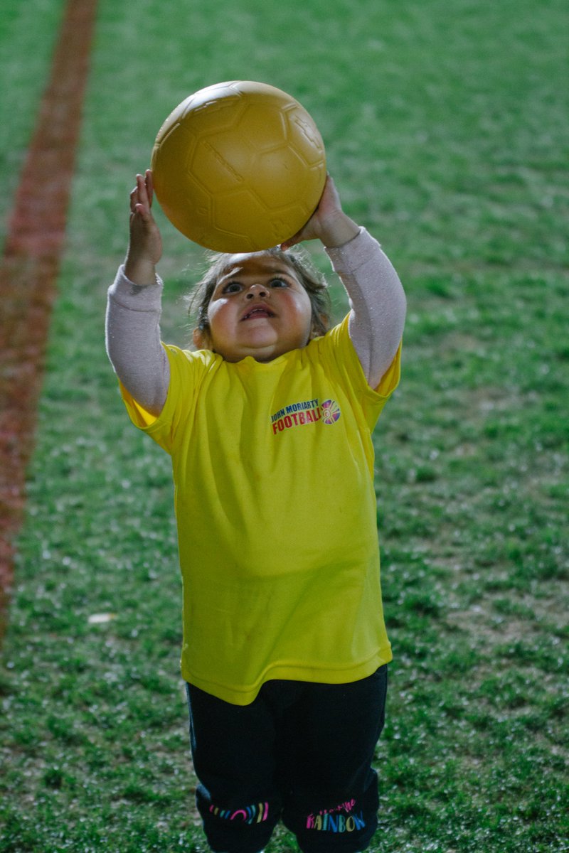 FootballJMF's tweet photo. Thank you @football_united and @sfw_tweets for the kind donation of #oneworldfutbols to the @footballJMF children in Dubbo. This will help to grow the game using the values of fair play, team work and leadership. #football3 #football4good https://t.co/VtPwH0r804