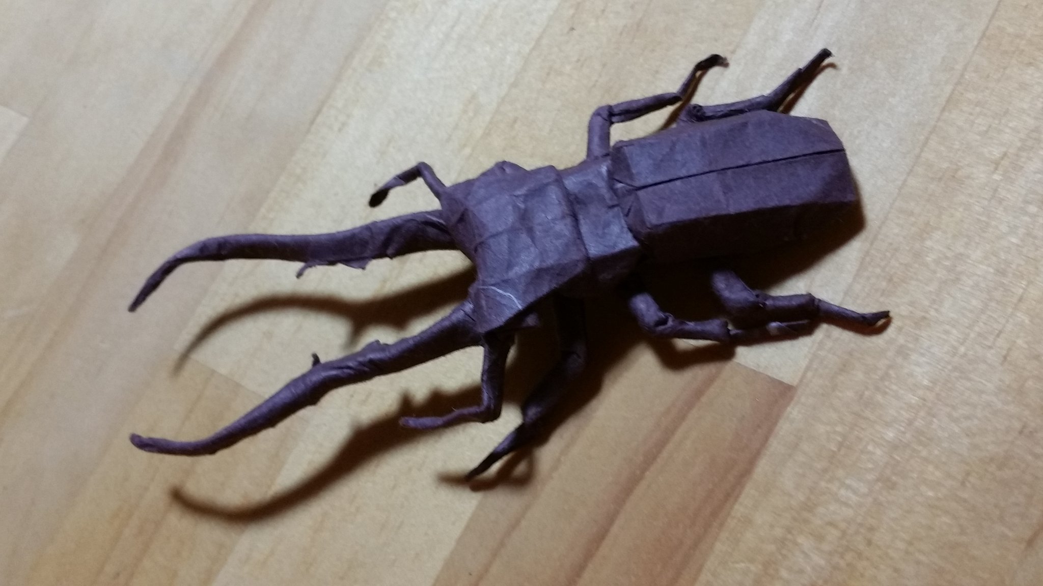 はぎーさん Hagi San V Twitter 神谷哲史さんのメタリフェルホソアカクワガタ 仕上げました 楽しかった カッチリ仕上げたけど なんとなく躍動感でない 難しいなぁ 神谷哲史 折り紙作品 メタリフェルホソアカクワガタ