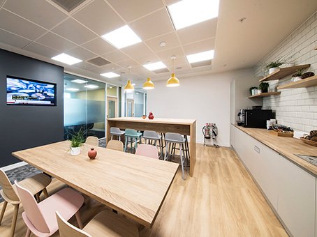 Regus Heathrow tweet media