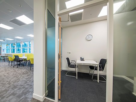 Regus Heathrow tweet media