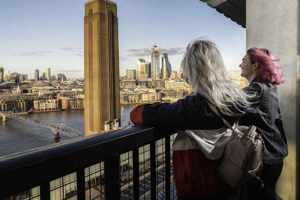 MarriottSW5's tweet photo. Step up your Instagram game! Head off to #London and #Paris, and fill your feed with two of the most 'grammed cities on earth. 😍📷

Plan your adventure now! ➡️ https://t.co/cUywPoDLGt https://t.co/Kr2CsRNJAb