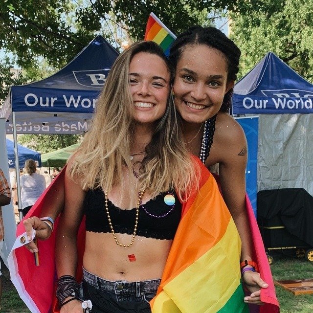 SingleBiDating's tweet photo. https://t.co/m7t9vjdUbL         -- meet  bisexual singles and couples. #bisexual #couples #lesbian #LGBT #kiss #hotgirls #issaLGBTQ #singlebisexual https://t.co/AEmsrnQthl