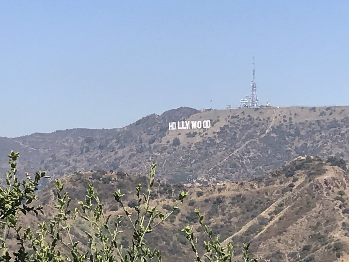 DeborahF1997's tweet photo. Los Angeles me manque 😢 https://t.co/85Htn3Qebm