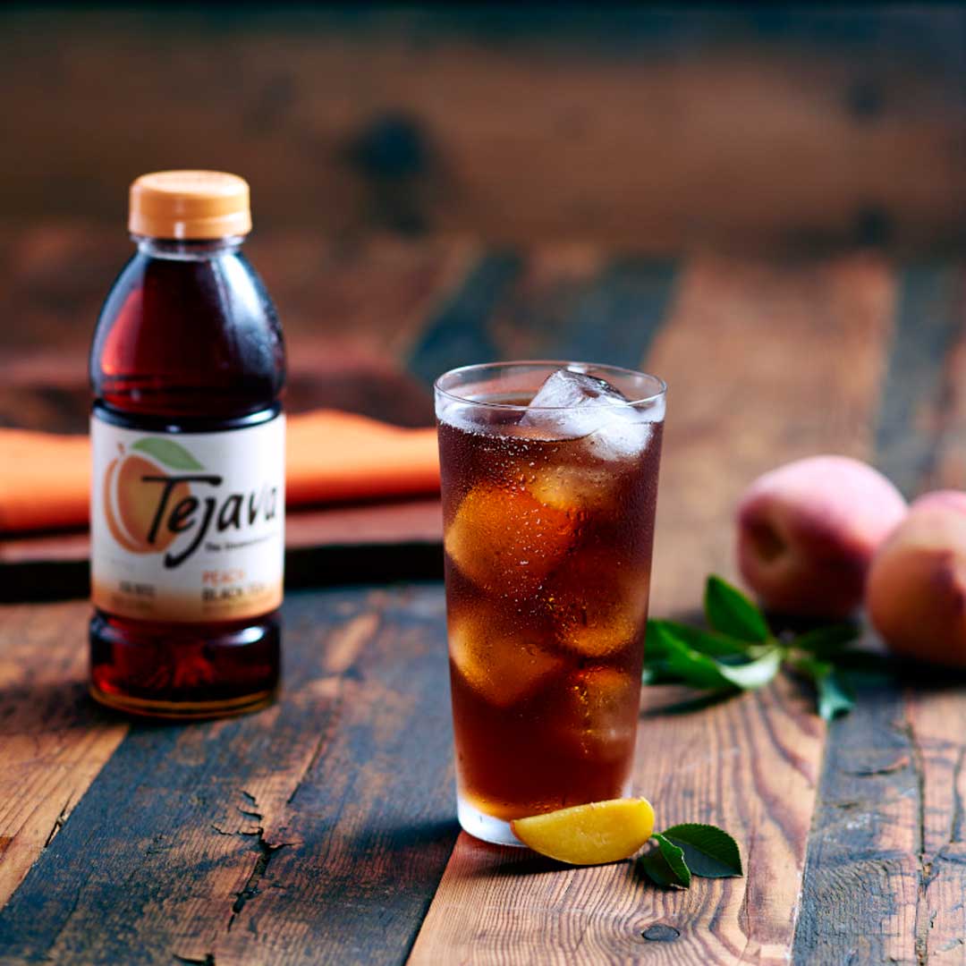 1061KISSFMDFW's tweet photo. #Tejava is unsweetened ice tea that is bold, yet smooth. Picked at peak season, brewed in small batches and available in 4 flavors: Original Black, Peach, Raspberry and Mint! Pick up Tejava at your favorite grocer and find out more at https://t.co/lQpKyJAiqk. #Ad #boldlysmooth https://t.co/AujVFk6yQC