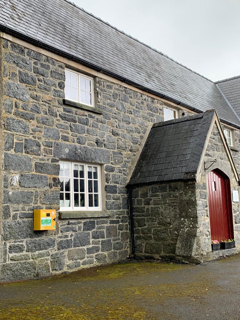 AchubCalon's tweet photo. Mae diffibs yn cael eu gosod mewn ysgolion ardraws y Gogledd. 

Defibs are being placed in schools across the North. 

Dyma rai yn / Here are some at:
1. Ysgol #YsbytyIfan
2. Ysgol #Penmachno
3. Ysgol #Llanbedr

#AchubBywydauCymru
#SaveALifeCymru https://t.co/XEhI3wkrkh