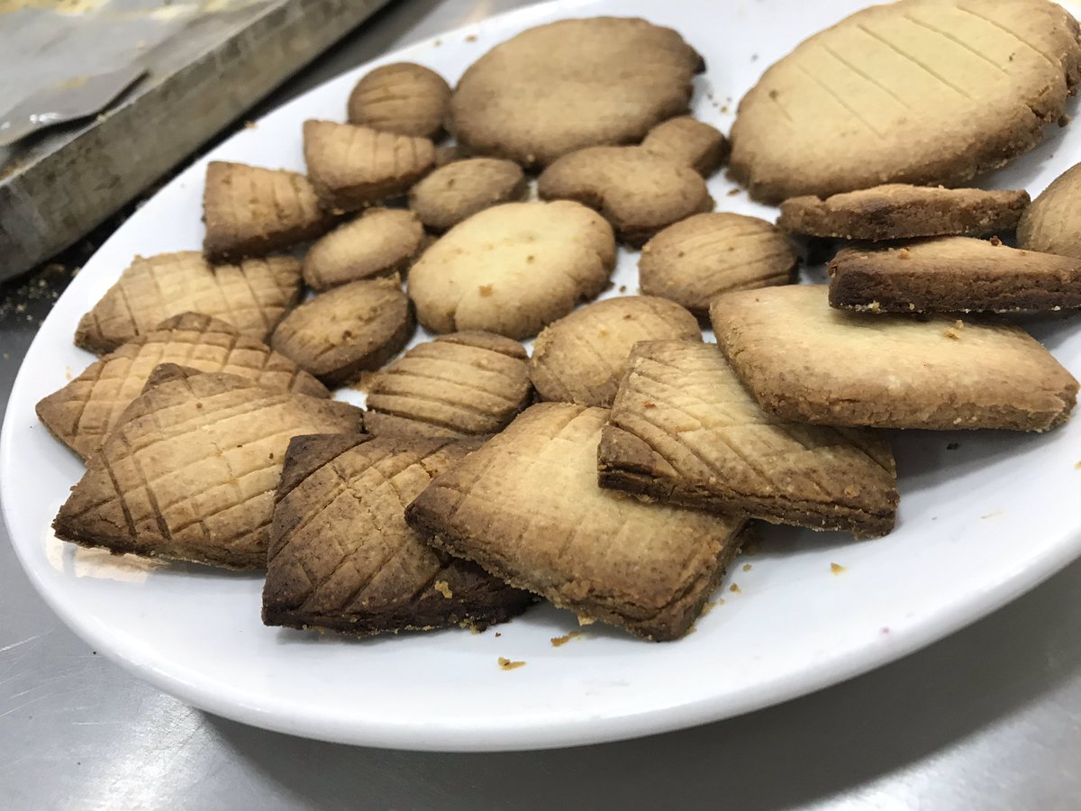 RohanYadaviihm's tweet photo. #1stbakerypracticals
#Namkeen_biscuit 
#IIHMDELHI 
#IIHM 
#aadiriihm https://t.co/eDW7lxi1c7