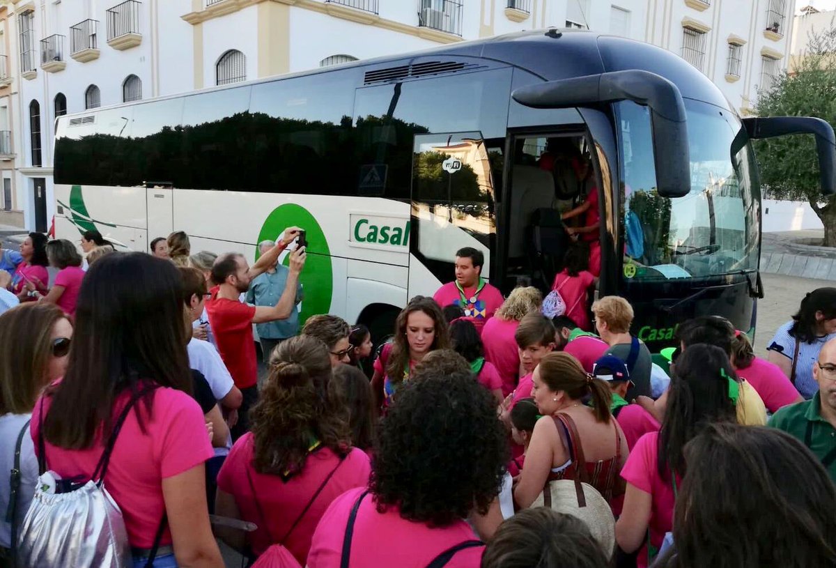 CvcCRUZ's tweet photo. Comienza la aventura... SEAMOS IMPARABLES!!!! 
Camino de las instalaciones de Over Limit en Aznalcóllar!! #TreintingTopic Avisamos al llegar!! https://t.co/gkikuRGhBp