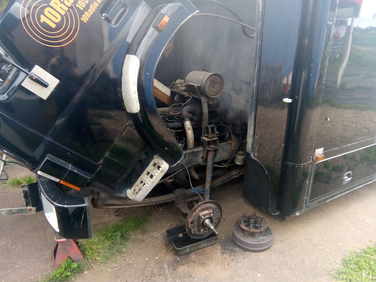 10RadioCIC's tweet photo. Ahead of @TauntonFS the 10Radio Outside Broadcast Unit, "Alice" has received a major brake overhaul. Many thanks to Anthony Cowling and Manor Garage for their work on this. https://t.co/cBGr2aYj3x 

#ClassicLorry #communityradio #OBU #Wiveliscombe https://t.co/IQlC4TD9lN