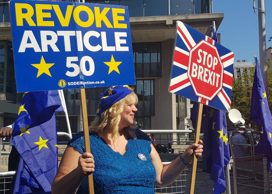 jane_janekeane's tweet photo. Brexit at any cost. Dominic Cummings.
Well look out the window of 70 Whitehall. I have a message for you. https://t.co/y9MEDYeaQq