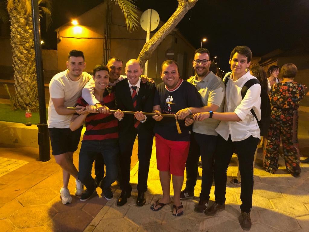 Jose_Burruezo's tweet image. Se les llama amigos, pero en el fondo son familia #Amigos #PP #CompañerosDeVida #Futuro