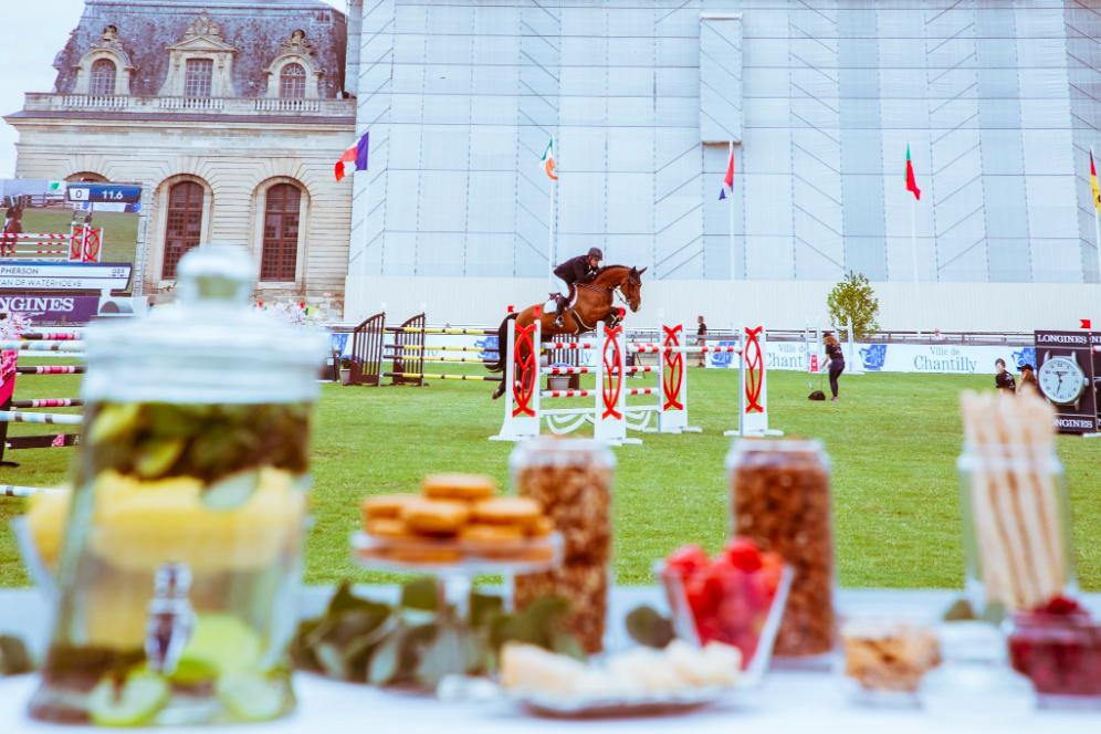 horsealot's tweet photo. #SUMMER #MEMORIES

En juillet, nos #membres, #partenaires &amp; invités #VIP se sont retrouvés au @JumpChantilly pour un #événement sportif haut en rencontres inspirantes. 

Revivez ce bel événement d'été avec les images capturées depuis la loge #Horsealot. ➡️https://t.co/TkzKBnX5et https://t.co/wQQwfENa5v