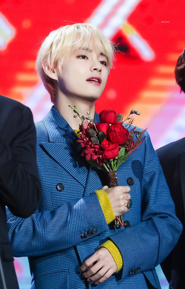 moonchildkingV's tweet photo. 2019/01/06 #GDA_D2 #BTS #ํํ #๋ท #V #BTSV #Taehyung @BTS_twt ๐ https://t.co/alBpDbh2rY