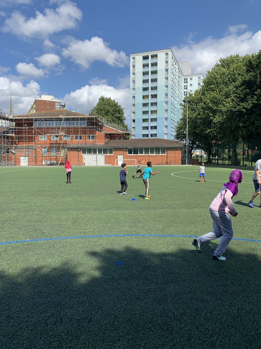 RedcliffeBlue's tweet photo. Redcliffe sports in full swing 27 kids yesterday back again on Wednesday 10:30. #Summer #activity #fun 
⚽️🏐🏀⚾️🏈🏏🏉🥏🎾 https://t.co/Bw07QlCils