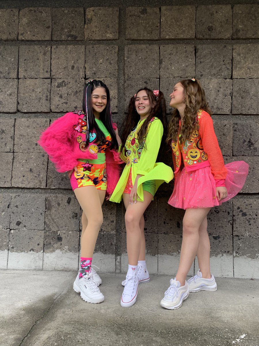 Issameaker's tweet photo. Happy Tuesday 🤗💗 https://t.co/pG5CiyP5YF