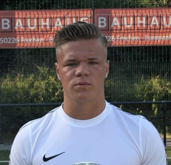 frechen_20's tweet photo. Neuzugang unsere #Zwanziger
Gabriel Paczulla
In den den vergangenen beiden Spielzeiten spielte der 18-jährige für den 1. FC Düren und den Euskirchener TSC in der A-Junioren Mittelrheinliga.

#ZwanzigerFamilie #Frechen https://t.co/PalfngdjAH