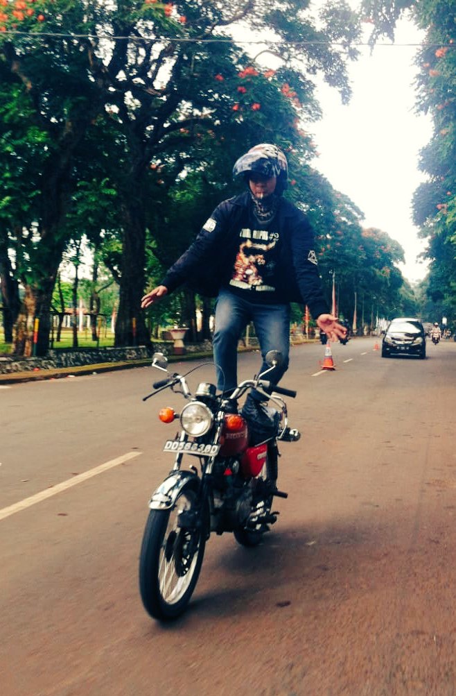 uncle_johnnn's tweet photo. Minggirlahhh, timelineee inii milikku... Apaa kalaaeennn????? https://t.co/lUvO2CA3rb