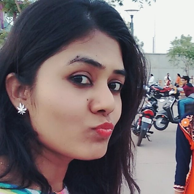 Dreamer_Deepika's tweet photo. @Shopper_mb #LipstickDay #GiveawayAlert ๐
#Lipstick
My favourite color is RED ๐
Tagging @NehaBhasker1 @anahitairani1 @NehaYagnik
@Admiree_Urself @MehekMahtani #RedLipstickTwitter #Lip #Lips #LipstickColor
#ContestAlert #giveaway #Lipsticks #RedLips #RedLip https://t.co/0OjvFdEAo7