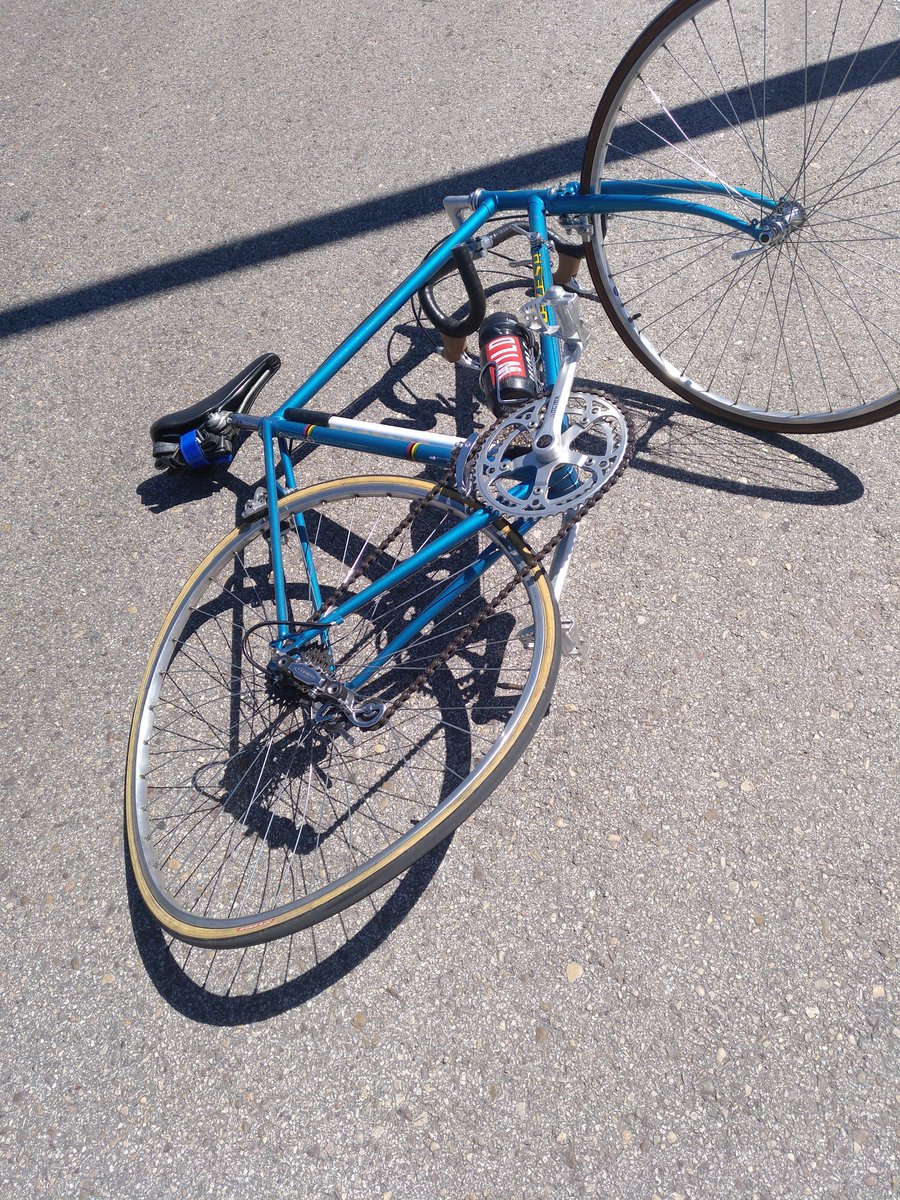 El 27/04/19 sufrí atropello en Glorieta Valdebernardo,tras 4 meses, sigo reclamando sin suerte el importe de su reparación y 10 sesiones de fisioterapia pendientes @Seguros_Bilbao Cia responsable , solo me da largas!:( #somoscalzada <a href="/titol2/">titol</a> <a href="/pedalibre/">Pedalibre</a> <a href="/MADciclista/">Madrid Ciclista</a> <a href="/ciclojuristas/">onelinenft</a>