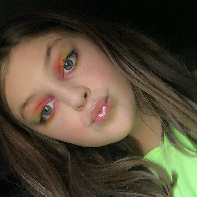 actorpresley's tweet photo. So much fun playing with my @jamescharles palette tonight @morphebrushes doing a colorful rainbow eye!! Using my new fave lipgloss from @petitenpretty ( thank you @lindsey_keefe ) 💄
🎨
#makeup #makeupartist #jamescharlespalette #morphe #rainboweyeshad… https://t.co/zoDihkZ617 https://t.co/ybRTSiZdco