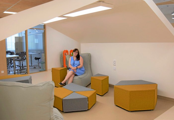 Lekolarin kalustama Vihdin Campus on viittä vaille valmis! Ensi viikolla yli 500 oppilasta pääsee aloittamaan syksyn uusissa, viihtyisissä tiloissa ❤️📗
vihdinuutiset.fi/artikkeli/7871… #oppimisympäristö #koulu #oppiminen #lekolarsuomi #lekolar