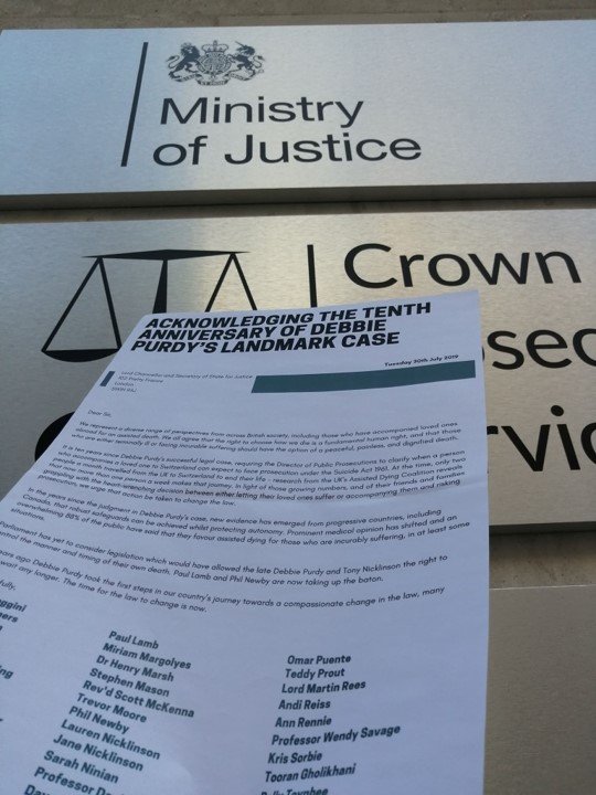 MDMDmydecision's tweet photo. To mark the tenth anniversary of #DebbiePurdy's landmark #assisteddying case we've organised an open letter to the new Justice Minister. https://t.co/JcwkWuRG9g https://t.co/R0exelIhkl