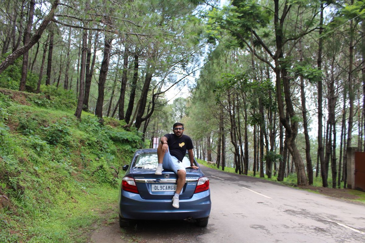 RollingTwoos's tweet photo. Some sight seeing in Shimla! https://t.co/unoYD8t1hQ
