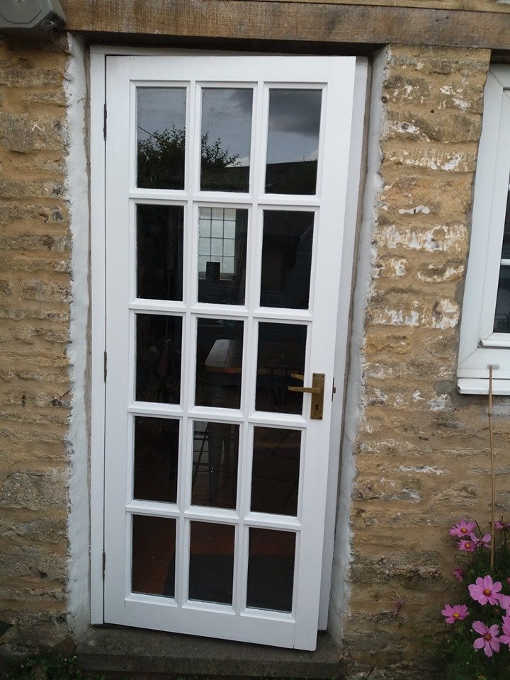 A property in Frome benefitted from a freshen up last week when the windows, doors and surrounds, which had weathered, were decorated.

#lickofpaint #brighter #fresher #windows #doors #Frome #Somerset #3SL