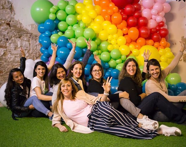WonderPartyBcn's tweet photo. Gracias a ellas! 🌈🎉🎉
-
Por confiar en mi, por compartir conmigo un día espectacular, de risas, diversión y aprendizajes. Gracias por ayudarme a ser más fuerte y hacerme crecer cada día, cómo persona y cómo profesional en mi sector. 
Sin vosotras nada… https://t.co/fgaL9OjYGf https://t.co/oC0xNxc9qj