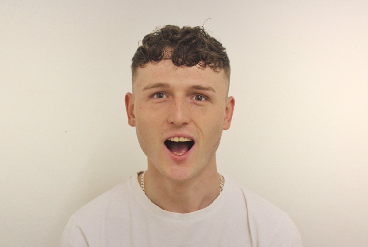 twardleworth's tweet photo. 😃
.
.
.
@akitoscissors  @thefinestbarbers @thehaircutguys @barberinspirations @worldofbarbers @hairmencutz @squire_hair @britishmasterbarbers
#teamakito #akitofamily  #tobiaswardleworth #barberpost #barbers #squirehair #barberinsperations #barberinctv #menshairworld #freshtrim https://t.co/zJ28DjEy2T