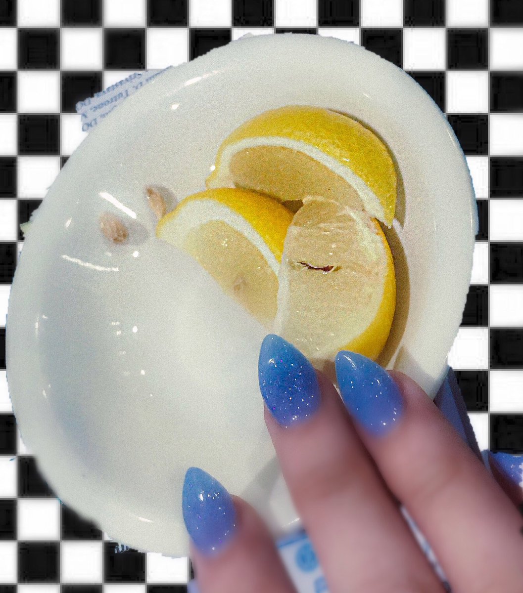 shannonattackk's tweet photo. “Paint my pale nails blue, tell me all about the things that you and I will never do”
.
..
.
.
#LANA #LanaDelRey #mood #moodedits #aesthetic #lemon #nails #nailart #shannonnvandy #snvphoto #astrology https://t.co/eE9xoSCQuY