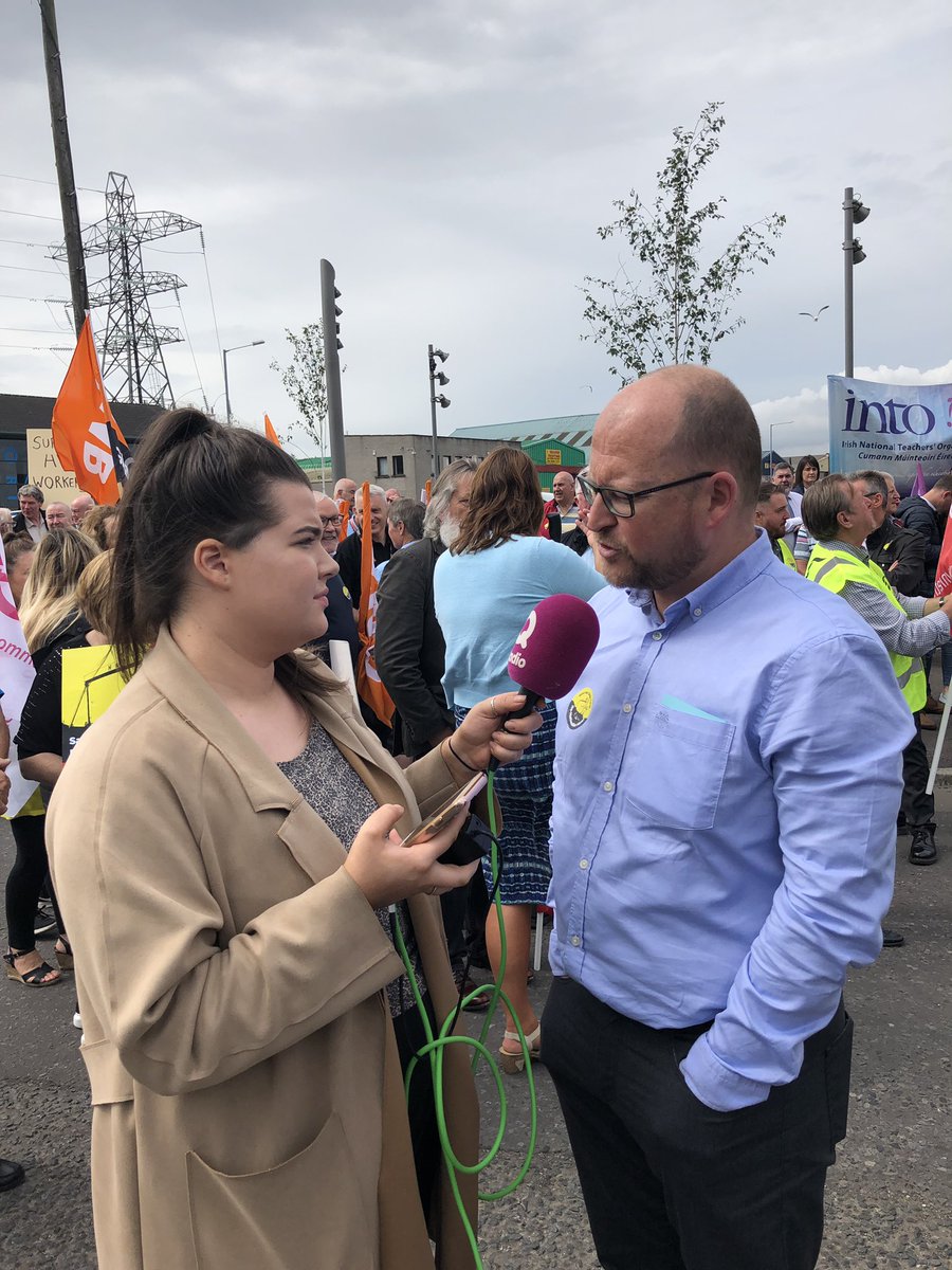NIC_ICTU's tweet photo. #solidarity at H&amp;W Shipyard for @UniteunionNI @GMBNI workers. #nationalise now! https://t.co/HmnnqvuDgL