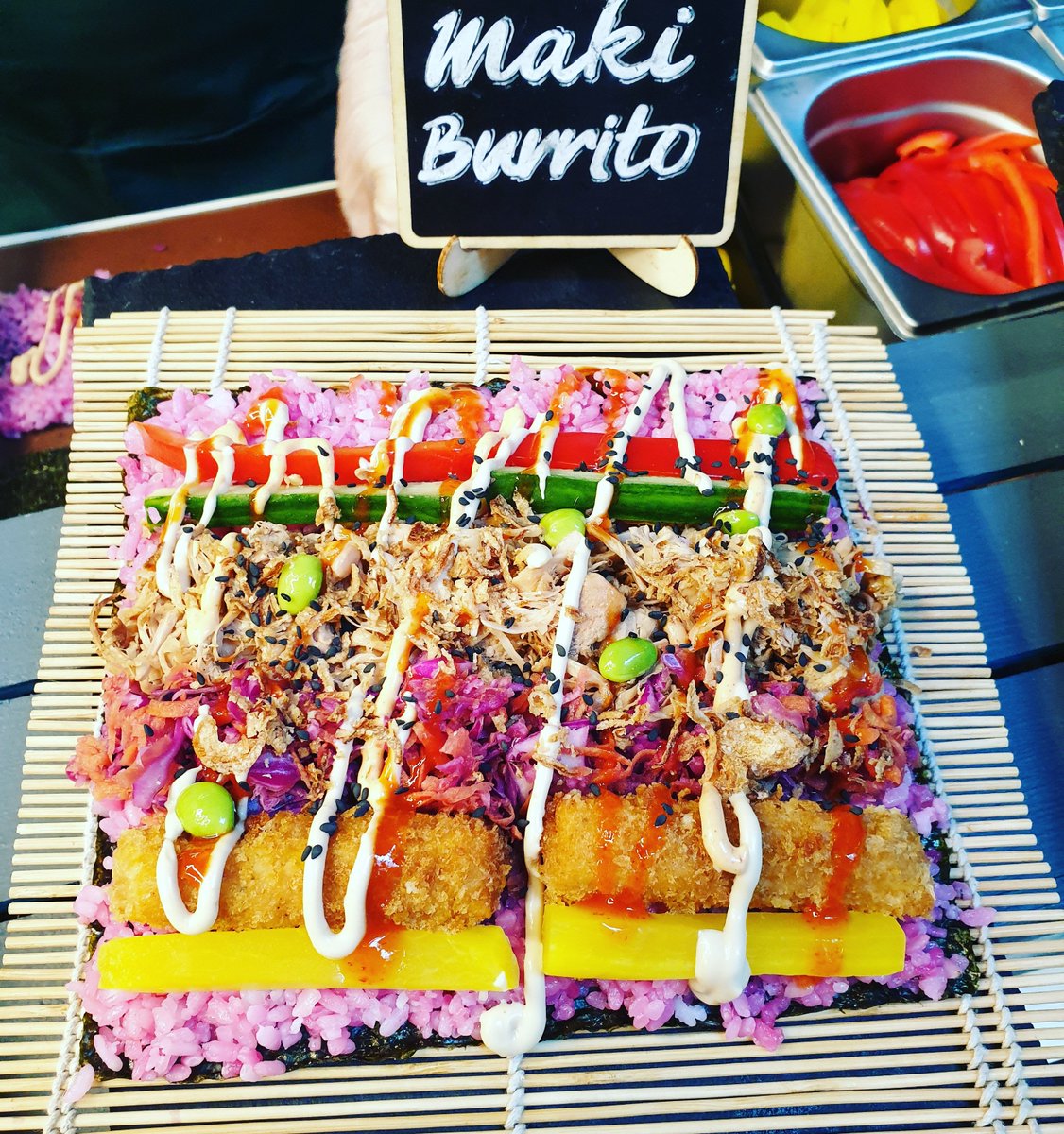 Alphabeta1418's tweet photo. Today we host @dotemaki Handcrafted vegan temaki &amp; maki burrito
#letsdotemaki #veganfood
#popuplondon #eathealthy
#veganlondon #streetfood https://t.co/m7PJrqi93V