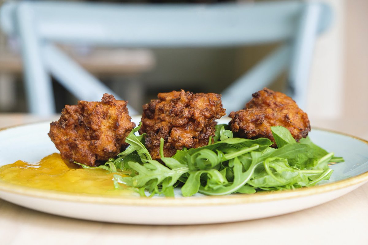 TheBotany's tweet photo. We’ll have the cauliflower pakoras with mango &amp; lime chutney, with a side of sunshine in The Botany Glasshouse please!😀 https://t.co/6SxDdbJJkD