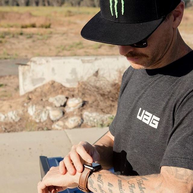 TekkiTake's tweet image. Made with genuine Italian leather for a luxurious and comfortable fit 👌🏽😎! ️ ️#UAG #StrapCase #AppleWatchCase #AppleWatch # quiet holiday #tekkitake
Amazon : amzn.to/2STWF6S
Tekkitake : bit.ly/2K2cOEo