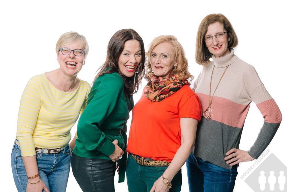 #InternationalDayofFriendship Did you know our colour classes are run in groups? Discover your wow colours with your friends; a great experience to share together. bit.ly/2kcHDY4 #colourtogether