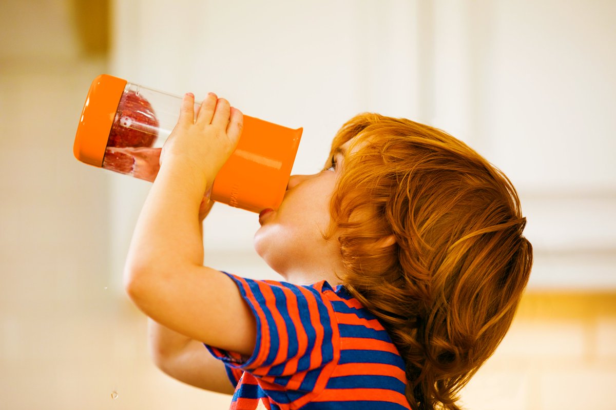 RelianceHVG's tweet photo. Ditch the sugary juice and get your child a Munchkin Miracle Fruit Infuser to have the fun of juice in a healthy way. It's built-in infuser squeezes fruits and adds yummy flavor to the water to keep your child hydrated #fruitinfuser #sippycup #munchkin #kidslifestyle https://t.co/zfqqibDIAp