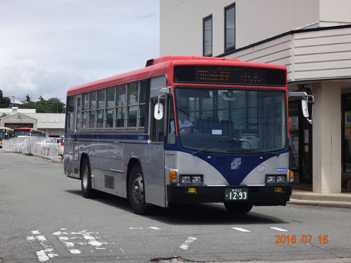 Murakami_Bus's tweet photo. 新潟22か1293(廃車済）新潟交通佐渡で初めてのいすゞキュービックです。当時LED幕改造していましたね。 https://t.co/RB6r0eEuaT