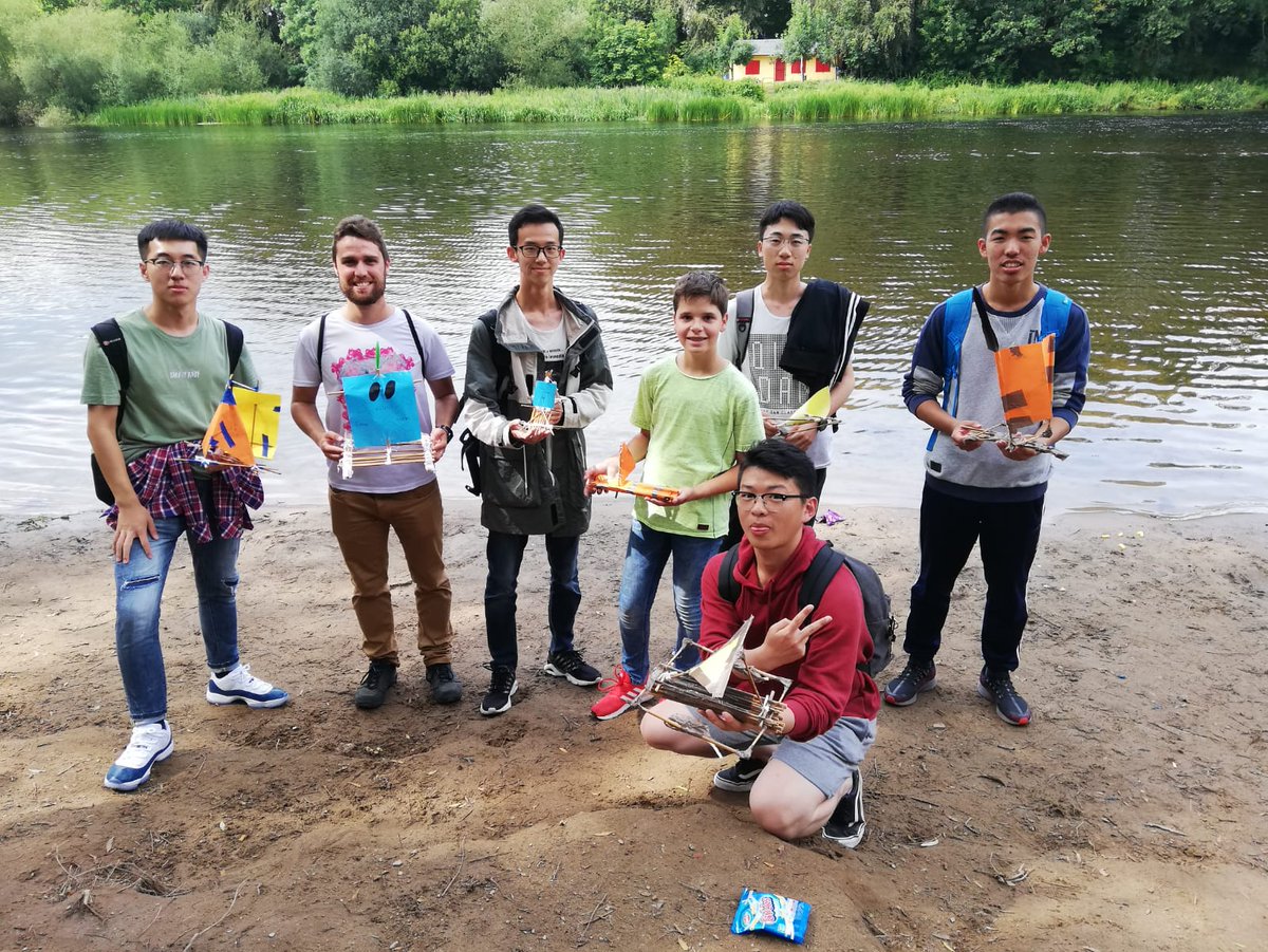 ULLangCentre's tweet photo. We have some pretty crafty students with us this year, here are all our team leaders and their rafts ready to set sail !
#boating #crafts #languages #summer #ULLC #KilmurryBeach https://t.co/81PLixFx7n