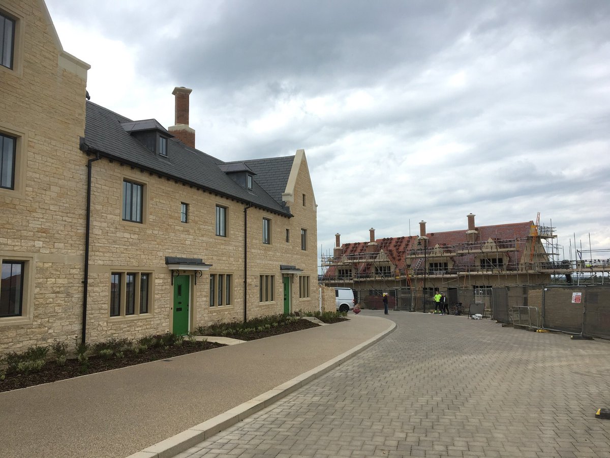 frankcwebster's tweet photo. Today I’ve been talking to @bbcox Jerome Sale and  @bethan_27 about a resilient local housing market - ‘stable but not strong’ - despite Brexit uncertainty but with opportunities for both buyer &amp; seller alike #ukhousing #Oxford # https://t.co/IyUnYLag6v