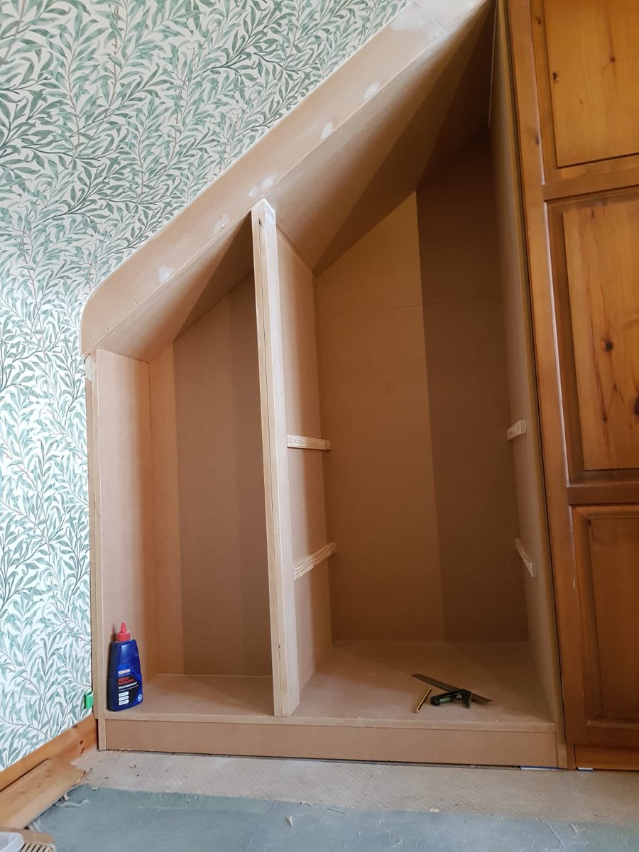 Work in progress photos for some carpentry work🔨✅
#handyman #carpentry #builder #kelmscott #london #wardribe #progress