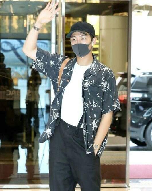 FashionChingu's tweet photo. Hope BTS has a nice break.🕸
.
.
.
#bts #rm #army #btsfan #btsmemes #btstrash #rmfashion #rmootd #rmstyle #btsfanmeeting #btscloset #btsfashion #btsairportfashion #btsfunny #rmbts #rmbtsnamjoon #namjoon #namjoonbts #kpopfashion #rmfans #kimnamjoon #ai… https://t.co/wnav7HwKWW https://t.co/9bdxl9ONnx