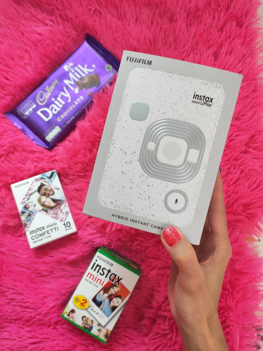isadoes_'s tweet photo. YASSSSS 🤩 Finally have the #instaxLiPlay 🙌

 Questions about this camera? 😁

 #LiveLifePlay https://t.co/qp3Wn1vUdk