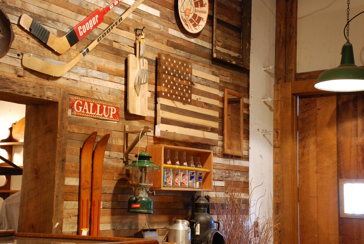Gallup_Web's tweet photo. アメリカの建物で使われていた構造材を再利用しています。
釘抜き後、壁、床、柱、天板、カウンター、家具などお客様の要望に応えて製材しています。

https://t.co/LJmiEEBNRM

#古材 #壁 #柱 #天板 #カウンター #家具  #無垢材 #針葉樹 #インテリア #店舗デザイン #店舗設計 #gallup #ギャラップ https://t.co/i6ZuaTKD8O