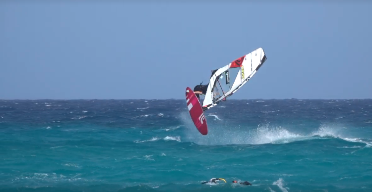 Continentseven's tweet photo. The freestylers will take over the action at #Sotavento today. We can expect crazy double moves &amp; a big show close to the sandy shore. The wind should be full on during the afternoon!! #cheeserolls #fuewc19  https://t.co/zUnFXZlQ1x https://t.co/zUnFXZlQ1x https://t.co/VdlByeBBsB