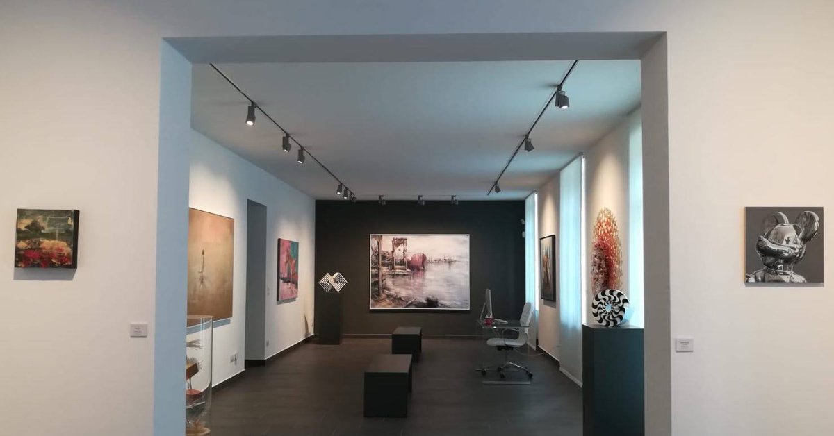 PuntosullArte's tweet photo. The exhibition <20 15x15/20x20 2019 continues on the ground floor until 3rd August. Don't forget to visit the upper floor where you can find wonderful artworks. We are waiting for you! https://t.co/v7kWeM6MOl